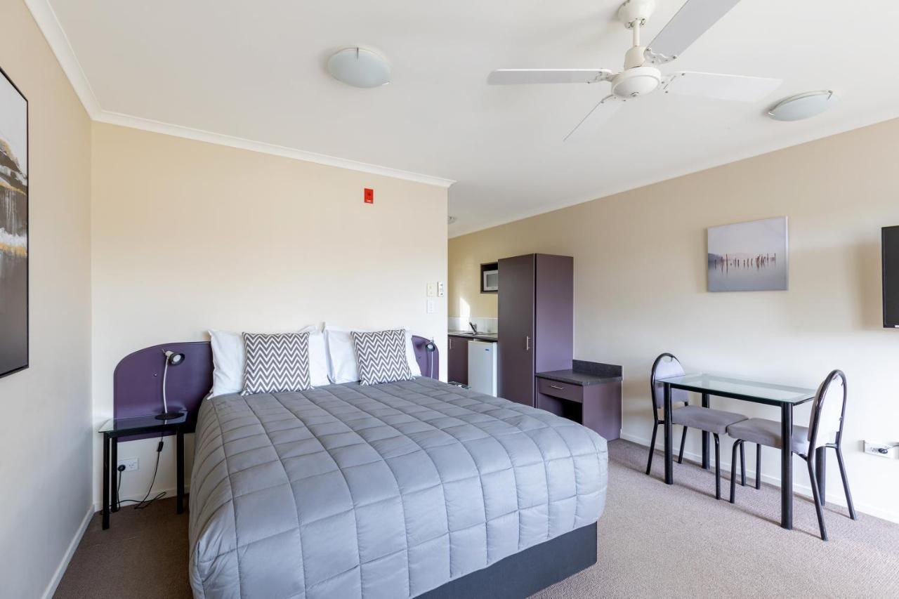 Bk'S Chardonnay Motor Lodge Мастертон Екстер'єр фото