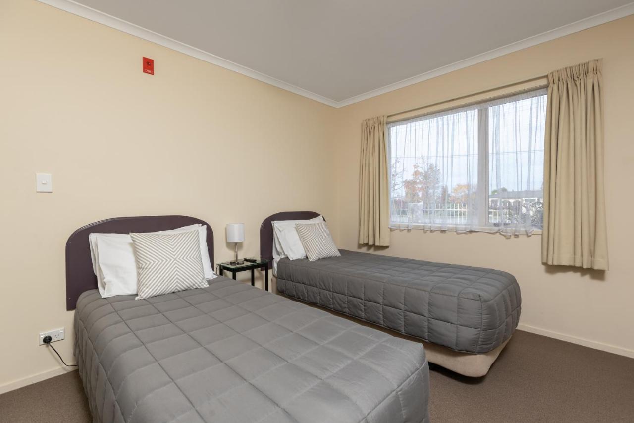 Bk'S Chardonnay Motor Lodge Мастертон Екстер'єр фото